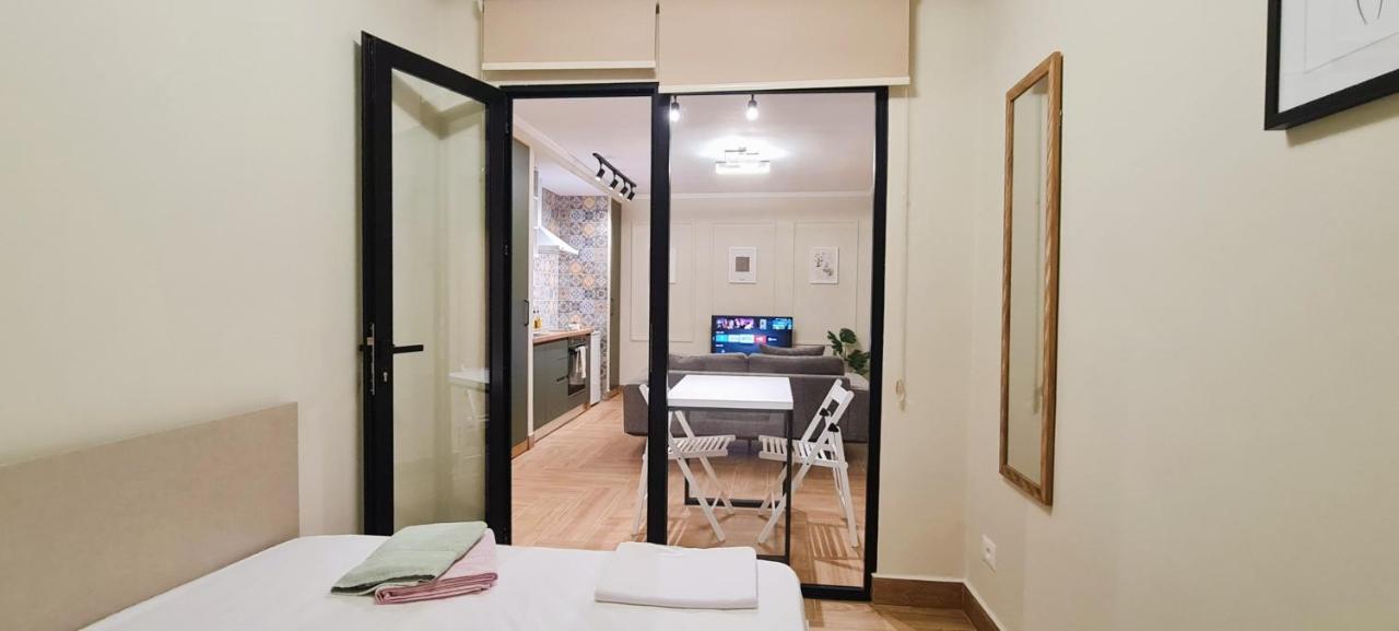 2V1 - Center Apartment 4 Tiranë Ngoại thất bức ảnh