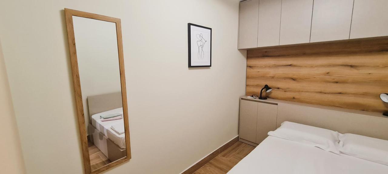 2V1 - Center Apartment 4 Tiranë Ngoại thất bức ảnh